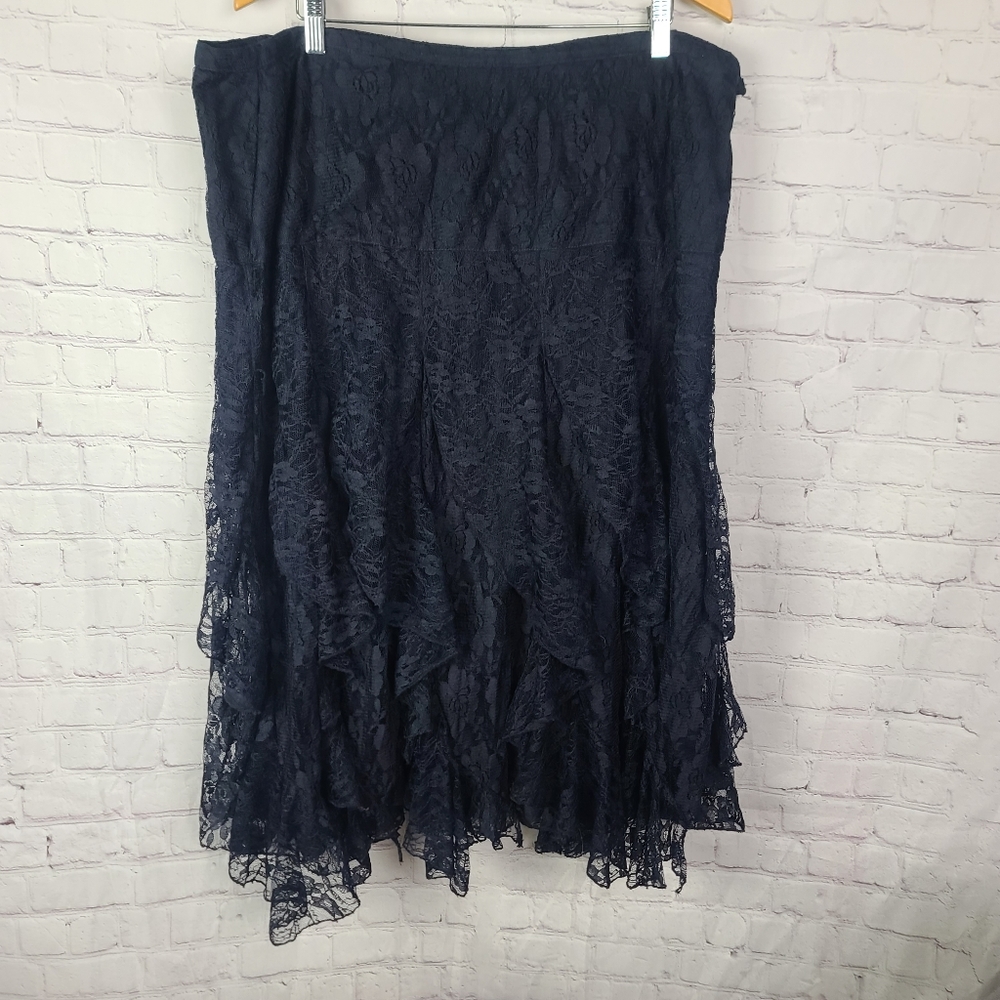 denim 24/7 Black tissue hem lace skirt. Sz 18W.